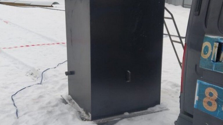 Зимняя установка кессона и монтаж труб водоснабжения