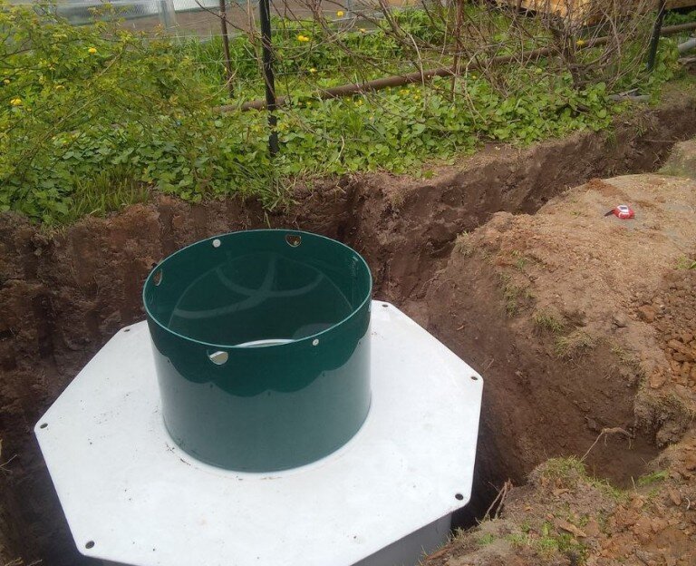 Установка септика КолоВеси 8 принудительный и обсыпка щебнем